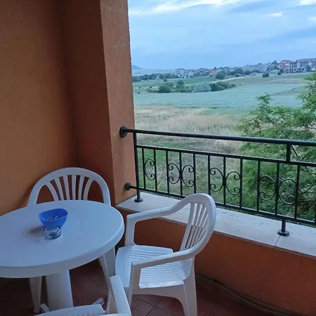 марина кеѝп, Apartman *